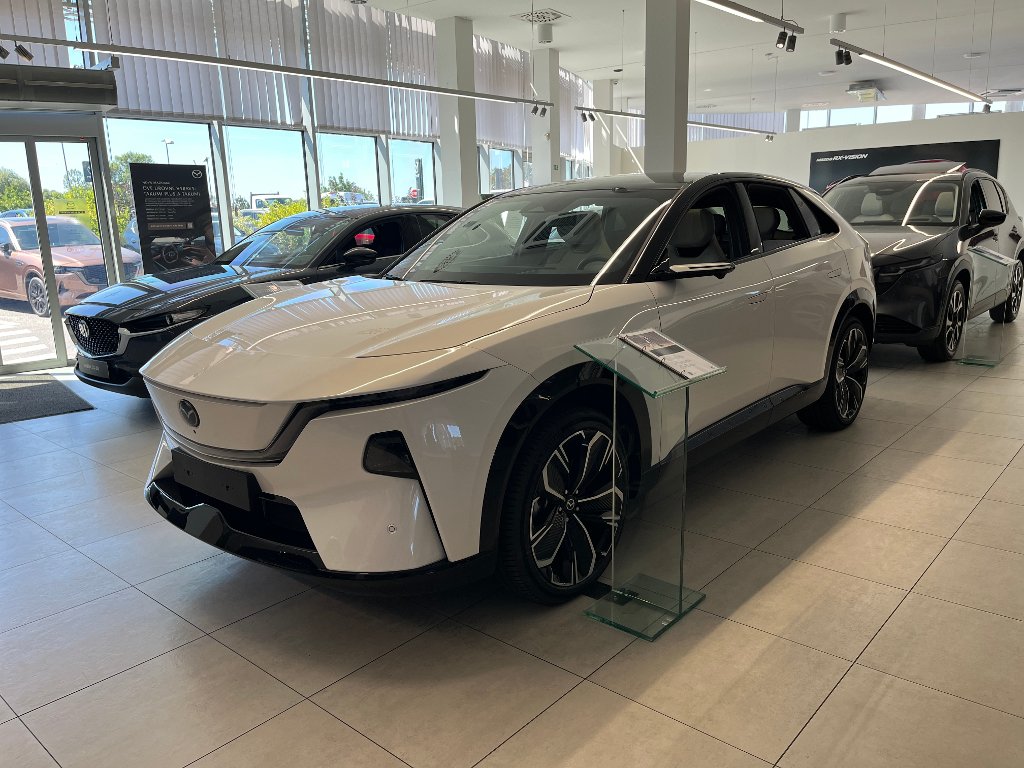 Mazda CX-6e