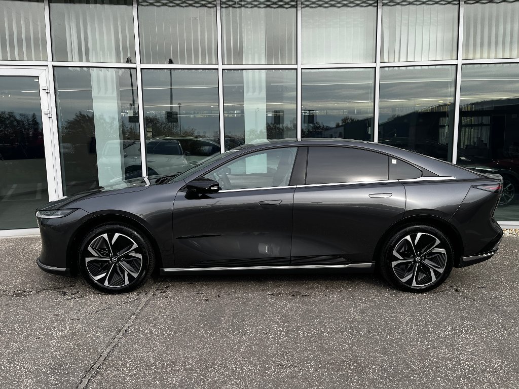 Mazda 6e